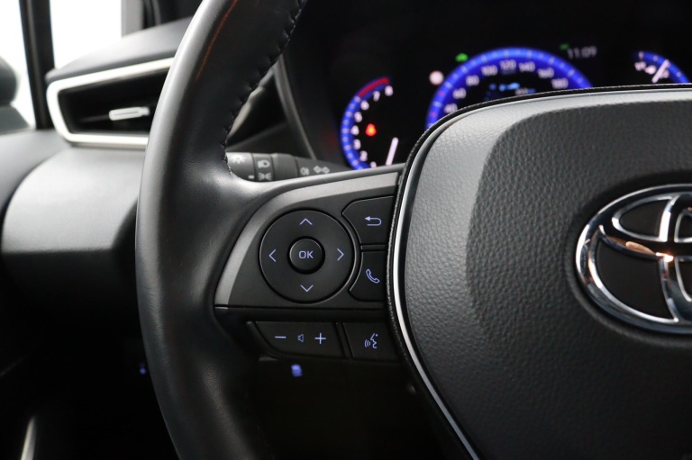 Toyota Corolla Touring Sports - 2.0 Hybrid Business Plus 17