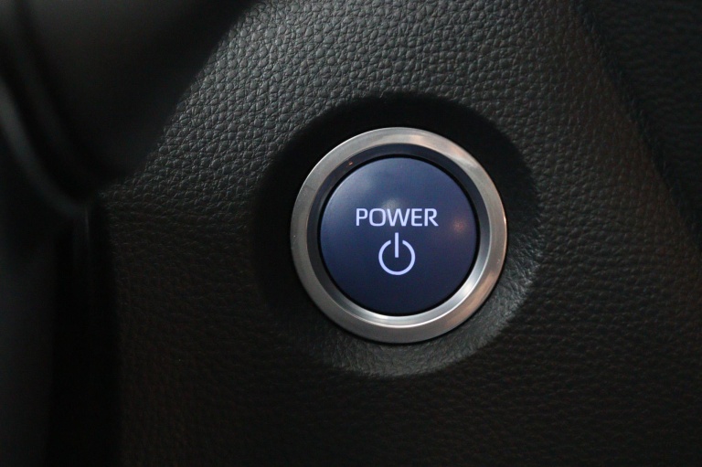 Toyota Corolla Touring Sports - 2.0 Hybrid Business Plus 19