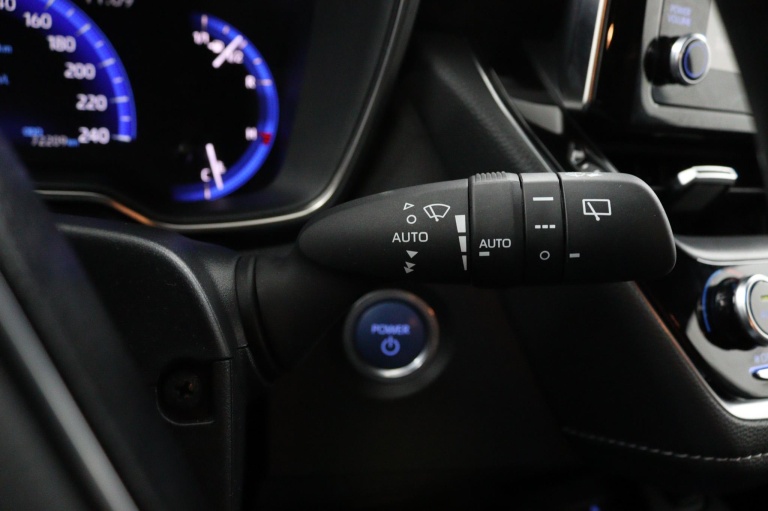 Toyota Corolla Touring Sports - 2.0 Hybrid Business Plus 22