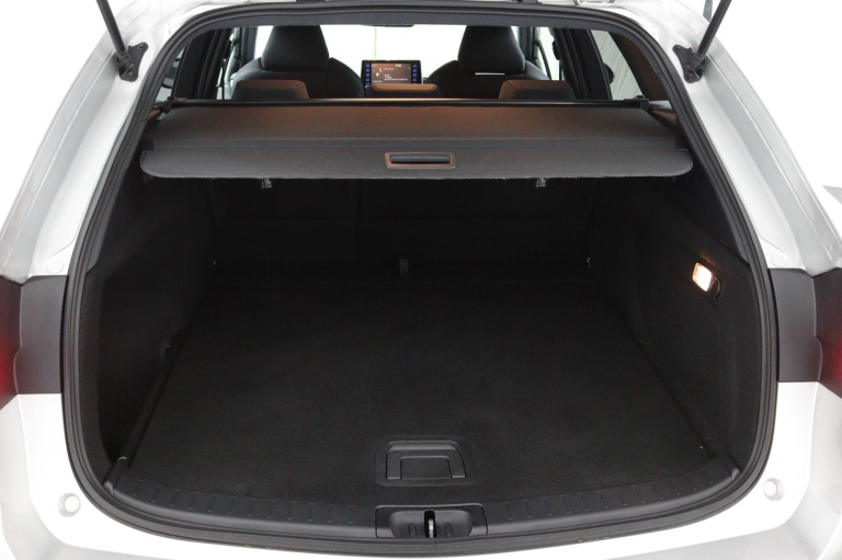 Toyota Corolla Touring Sports - 2.0 Hybrid Business Plus 28
