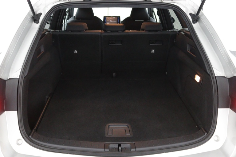 Toyota Corolla Touring Sports - 2.0 Hybrid Business Plus 29
