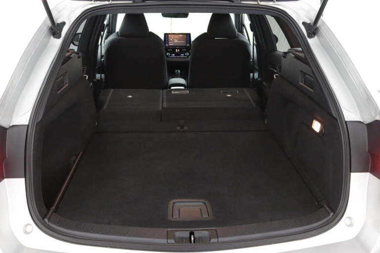 Toyota Corolla Touring Sports - 2.0 Hybrid Business Plus 31