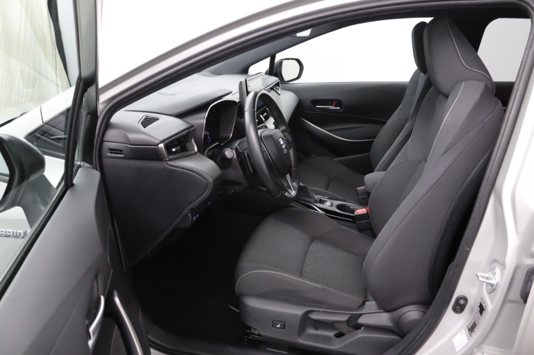 Toyota Corolla Touring Sports - 2.0 Hybrid Business Plus 9