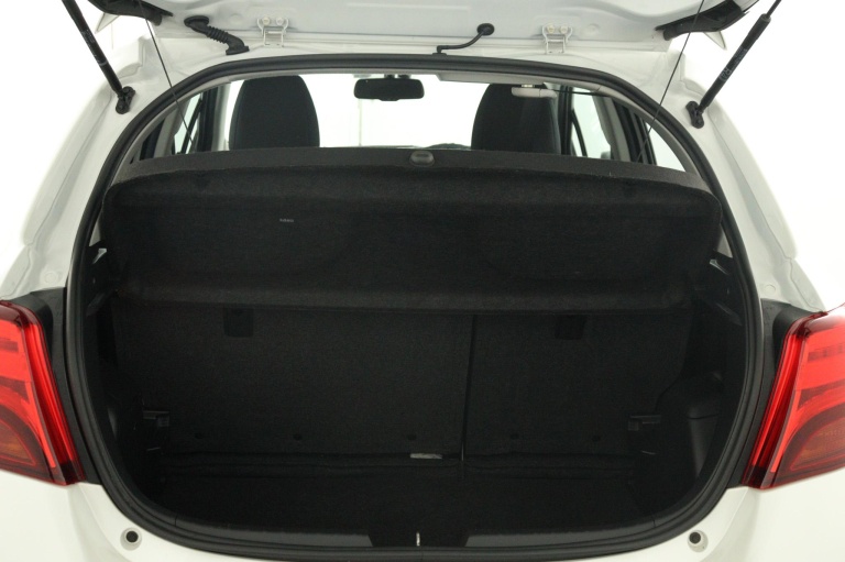 Toyota Yaris - 1.5 Hybrid Dynamic 22