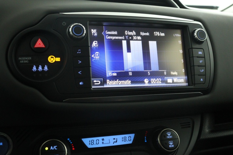 Toyota Yaris - 1.5 Hybrid Dynamic 39