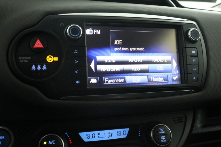 Toyota Yaris - 1.5 Hybrid Dynamic 8