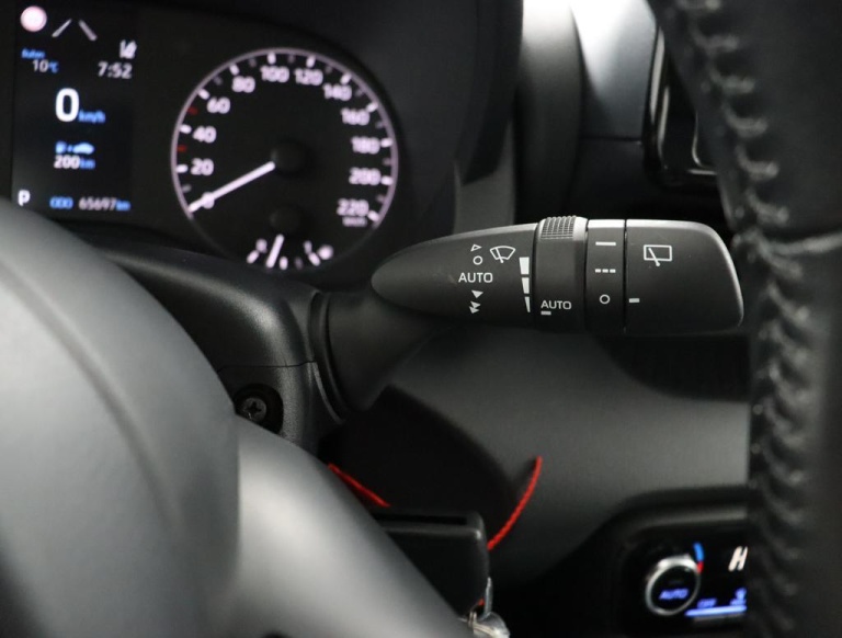 Toyota Yaris - 1.5 Hybrid Active 29