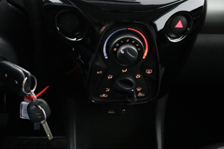 Citroen C1 - 1.0 e-VTi Shine 19