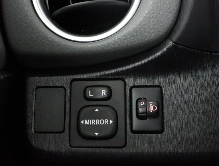 Toyota Yaris - 1.3 VVT-i Aspiration 28