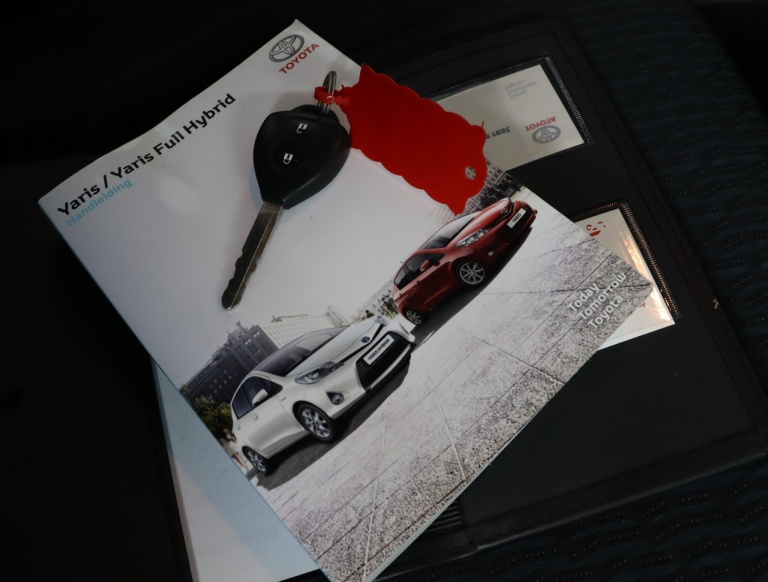 Toyota Yaris - 1.3 VVT-i Aspiration 9