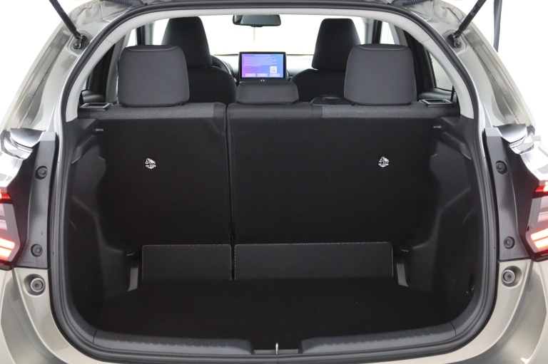Toyota Yaris - 1.5 Hybrid 115 First Edition 28