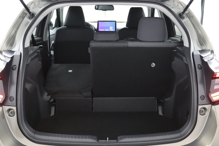 Toyota Yaris - 1.5 Hybrid 115 First Edition 29