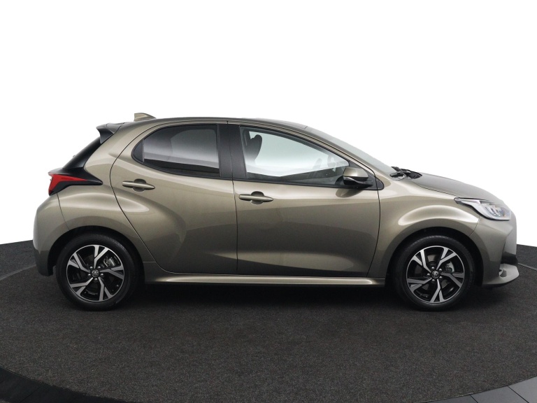 Toyota Yaris - 1.5 Hybrid 115 First Edition 6