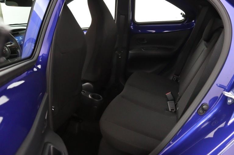 Toyota Aygo X - 1.0 VVT-i MT Play 12