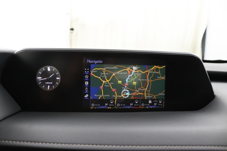 Lexus UX - 250h Luxury Line 13