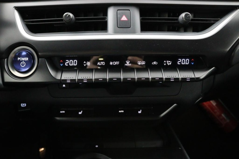 Lexus UX - 250h Luxury Line 18