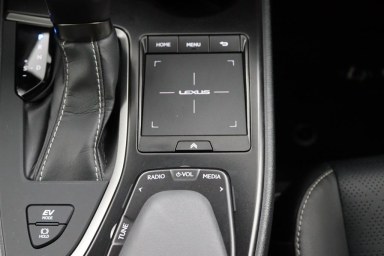 Lexus UX - 250h Luxury Line 30
