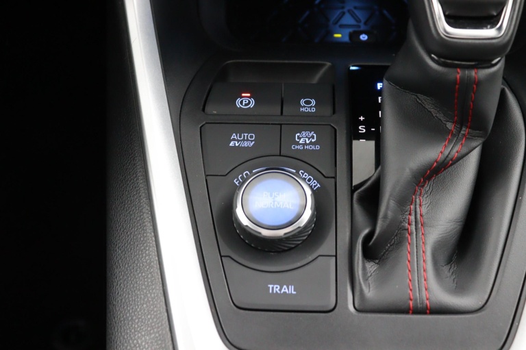 Toyota RAV4 - 2.5 Plug-in Hybrid AWD Bi-Tone Plus 30