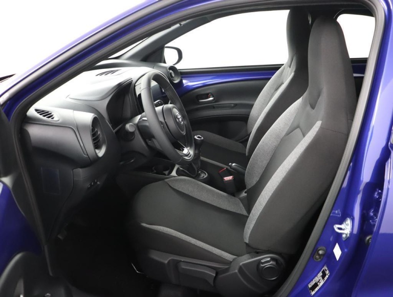 Toyota Aygo X - 1.0 VVT-i MT Play 17