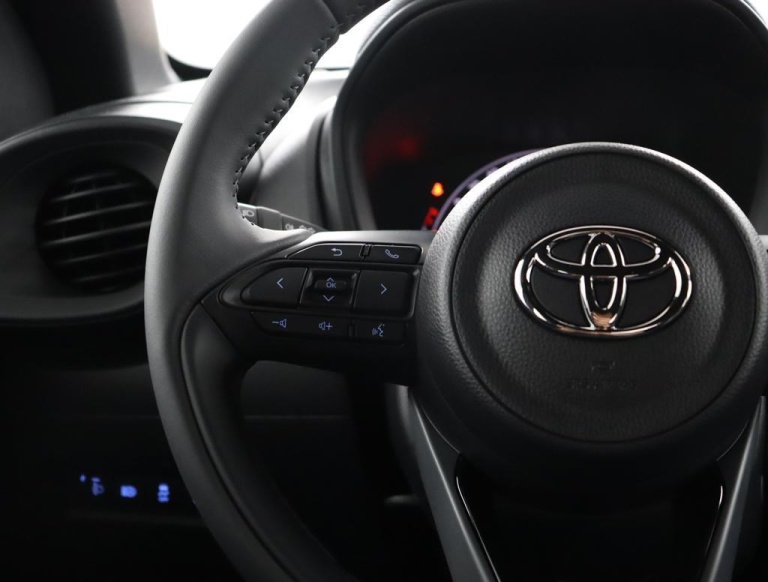 Toyota Aygo X - 1.0 VVT-i MT Play 19
