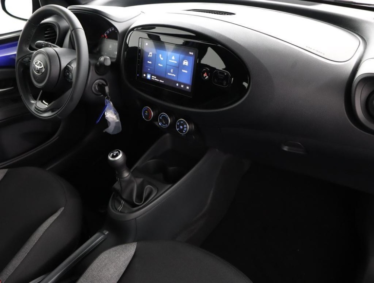 Toyota Aygo X - 1.0 VVT-i MT Play 38