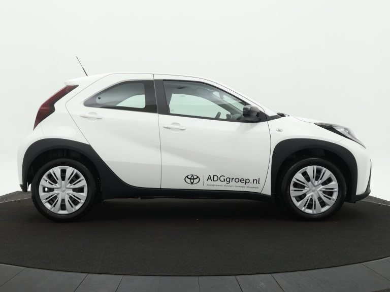 Toyota Aygo X - 1.0 VVT-i MT Play 10