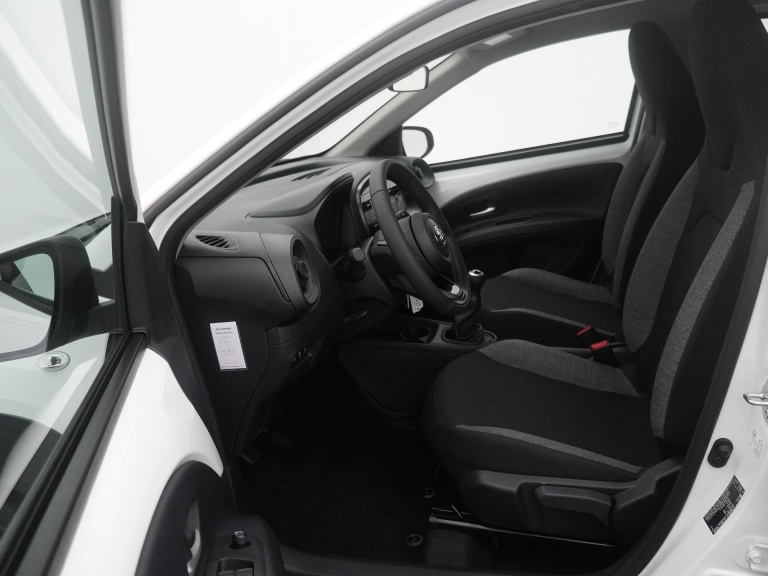 Toyota Aygo X - 1.0 VVT-i MT Play 13