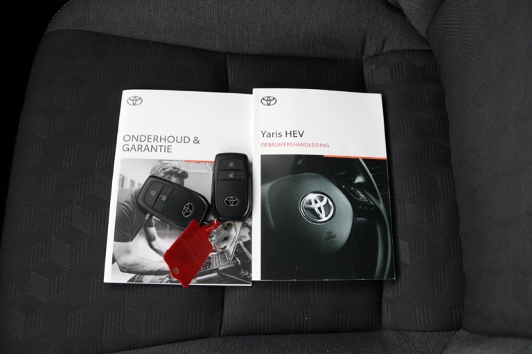 Toyota Yaris - 1.5 Hybrid 115 First Edition 11