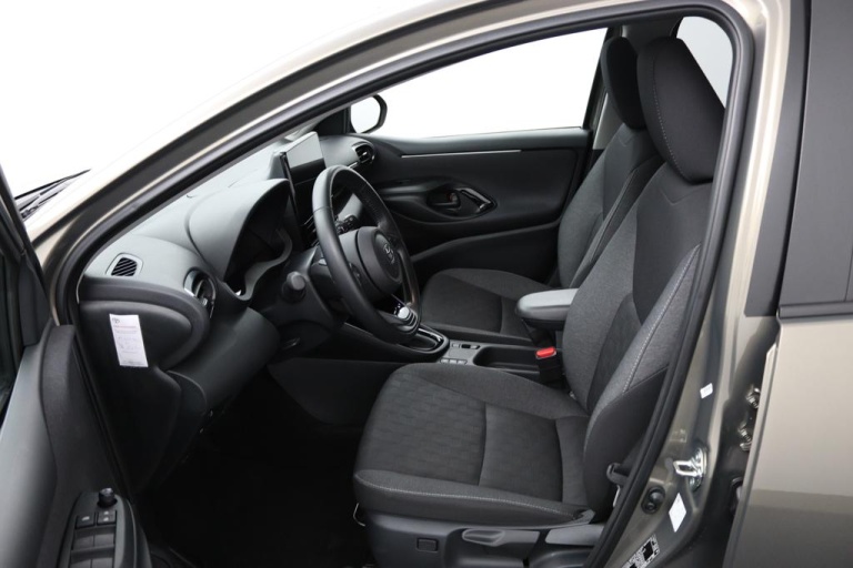 Toyota Yaris - 1.5 Hybrid 115 First Edition 17