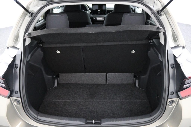 Toyota Yaris - 1.5 Hybrid 115 First Edition 23