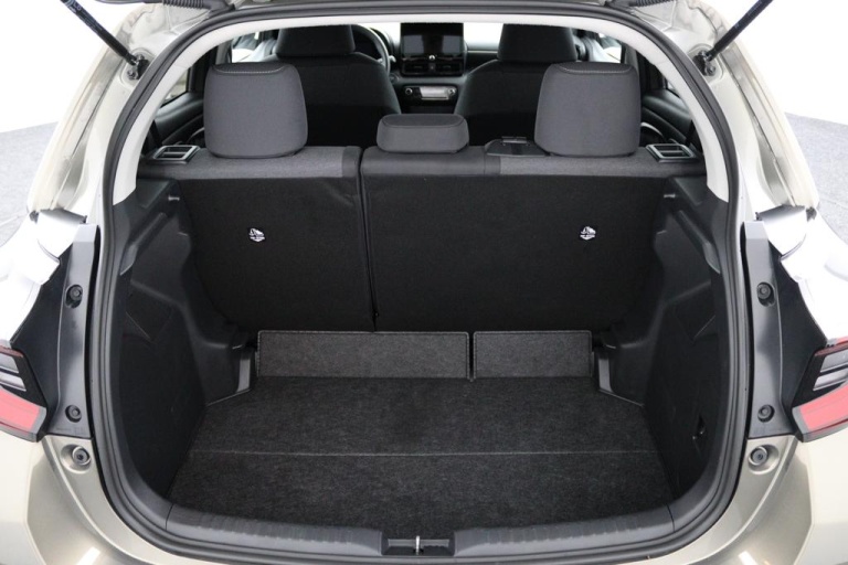 Toyota Yaris - 1.5 Hybrid 115 First Edition 24