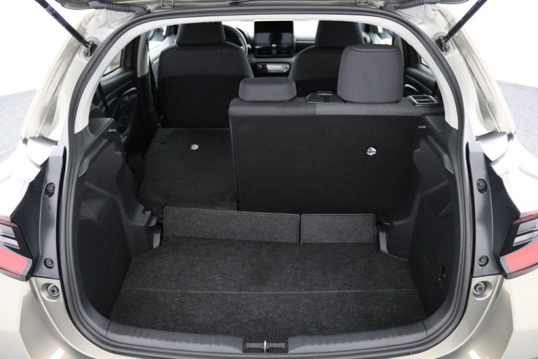 Toyota Yaris - 1.5 Hybrid 115 First Edition 39