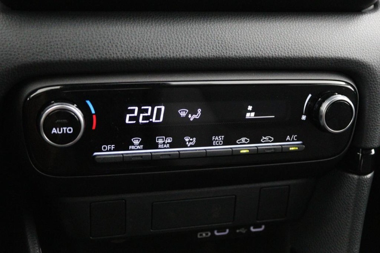 Toyota Yaris - 1.5 Hybrid 115 First Edition 7