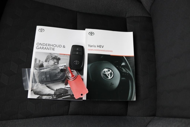 Toyota Yaris - 1.5 Hybrid 115 First Edition 11