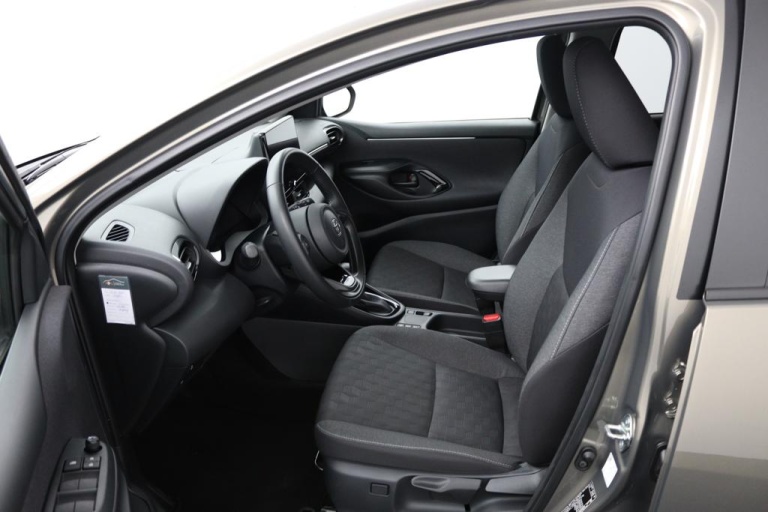 Toyota Yaris - 1.5 Hybrid 115 First Edition 17