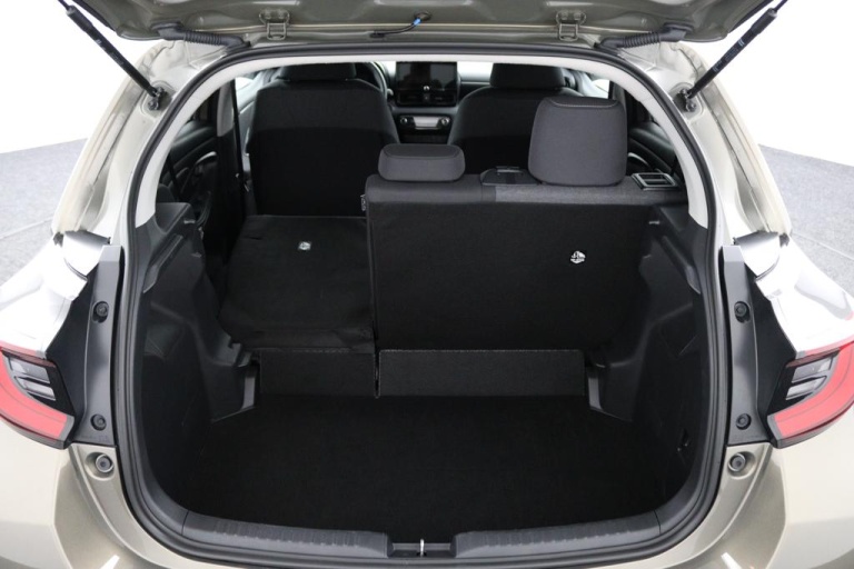 Toyota Yaris - 1.5 Hybrid 115 First Edition 25