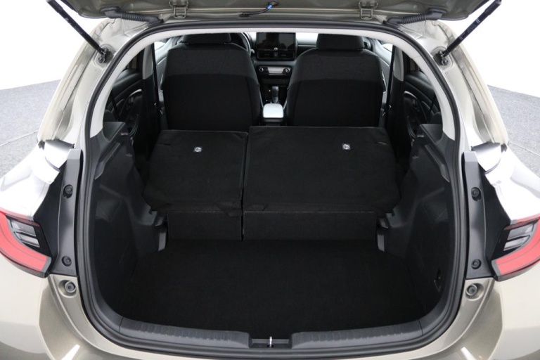 Toyota Yaris - 1.5 Hybrid 115 First Edition 39