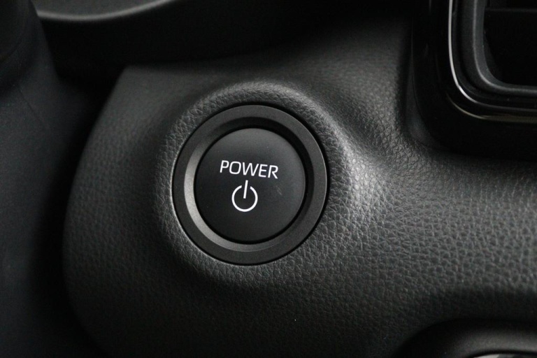 Toyota Yaris - 1.5 Hybrid 115 First Edition 40
