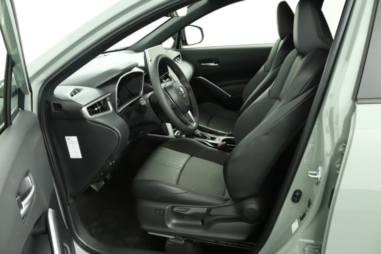 Toyota Corolla Cross - Hybrid 200 Style 16