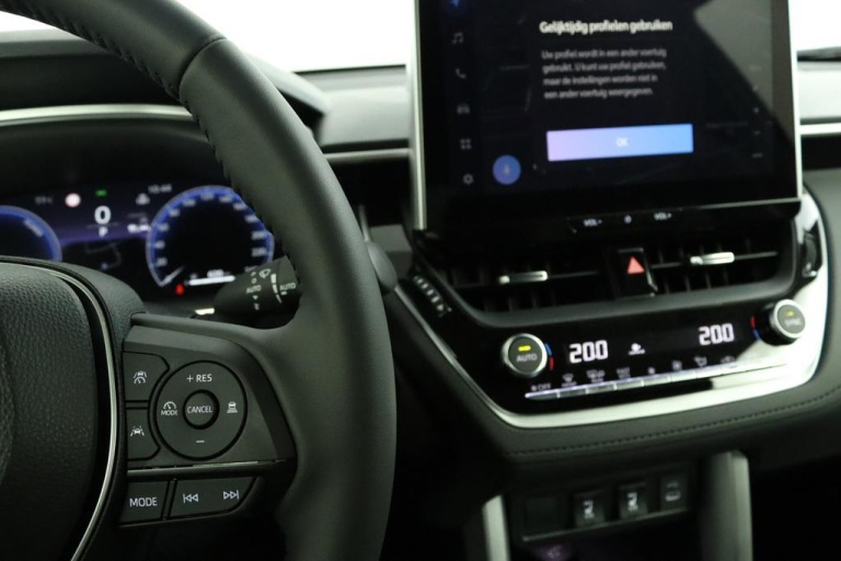 Toyota Corolla Cross - Hybrid 200 Style 19