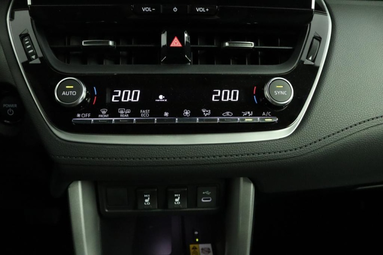 Toyota Corolla Cross - Hybrid 200 Style 41