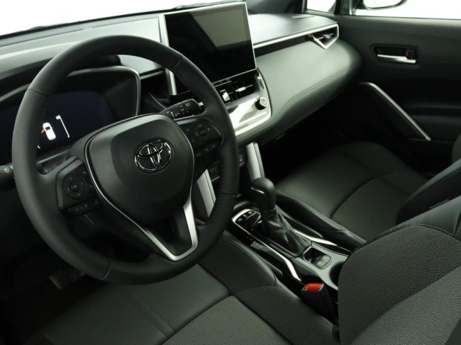 Toyota Corolla Cross - Hybrid 200 Style