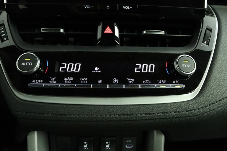 Toyota Corolla Cross - Hybrid 200 Style 7