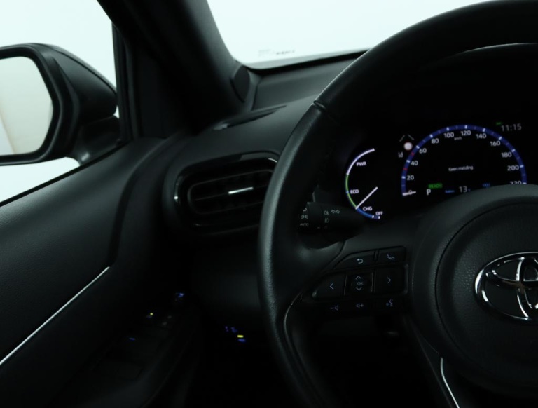 Toyota Yaris Cross - 1.5 Hybrid Dynamic 19
