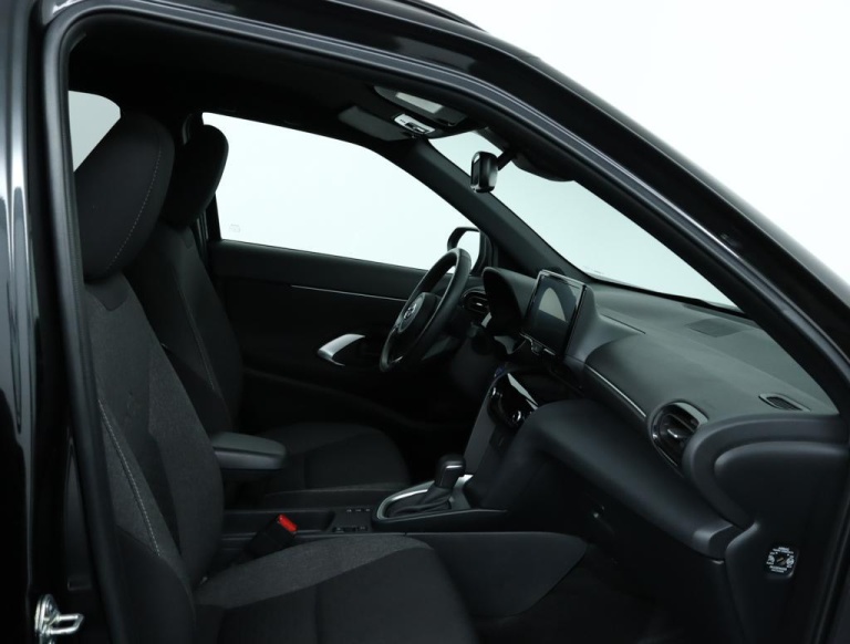 Toyota Yaris Cross - 1.5 Hybrid Dynamic 22