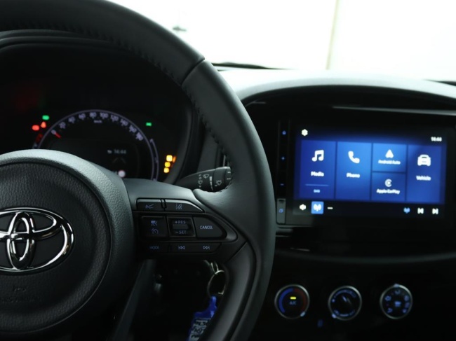 Toyota Aygo X - 1.0 VVT-i MT Play