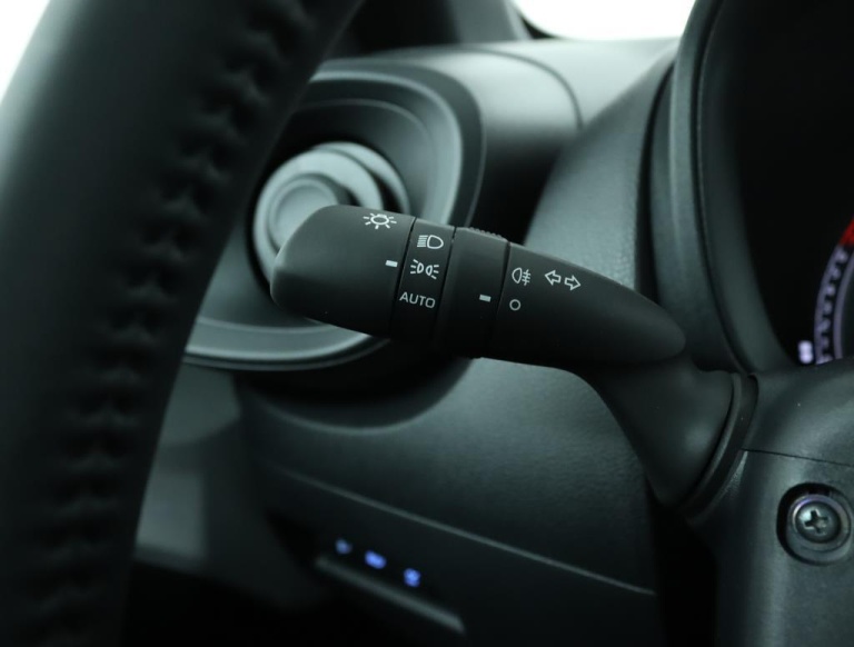 Toyota Aygo X - 1.0 VVT-i MT Play 25