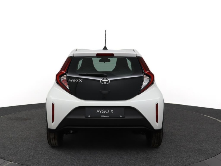 Toyota Aygo X - 1.0 VVT-i MT Play 29
