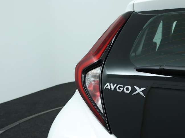 Toyota Aygo X - 1.0 VVT-i MT Play