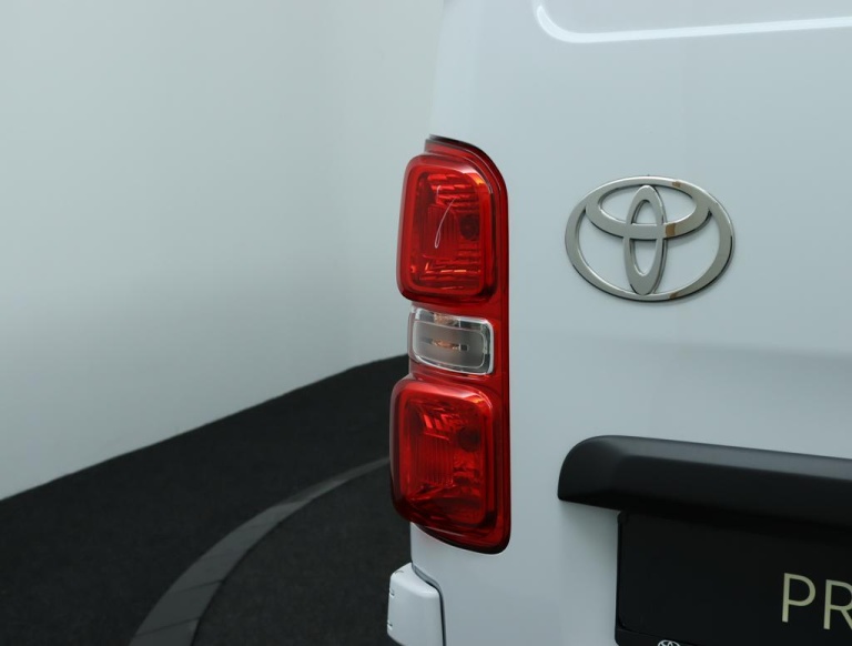 Toyota PROACE Long Worker - 2.0 D-4D L2 Navigator 31